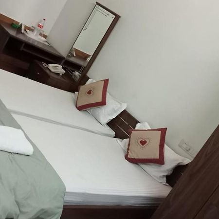 Sapphire Inn Недумбассери Экстерьер фото
