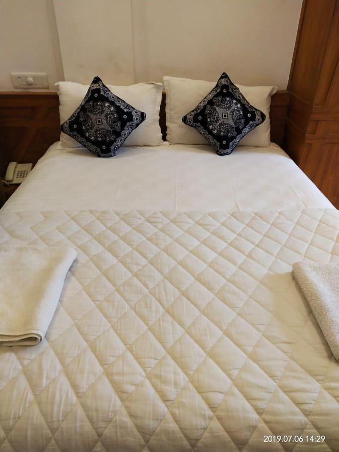 Sapphire Inn Недумбассери Экстерьер фото