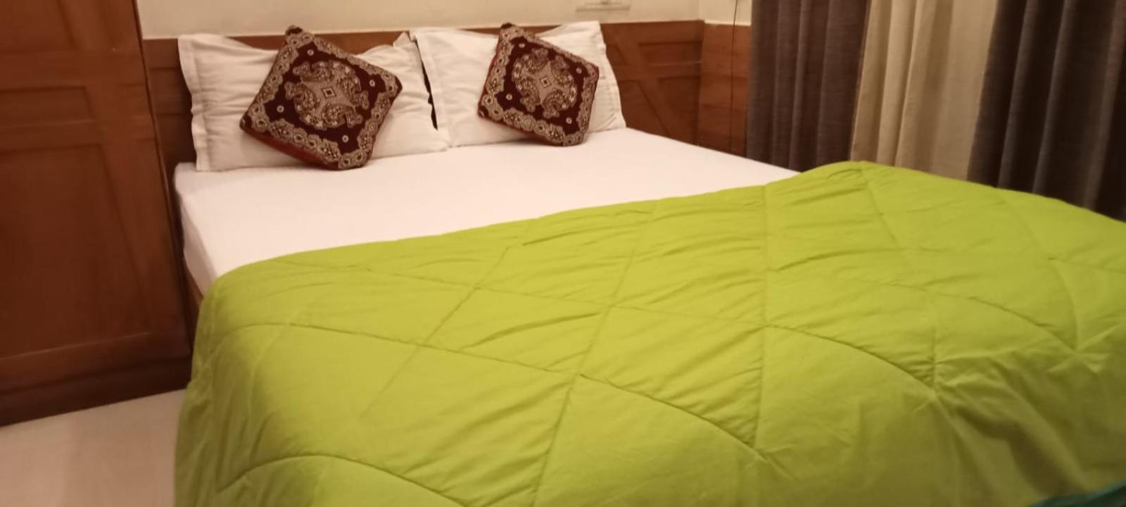 Sapphire Inn Недумбассери Экстерьер фото