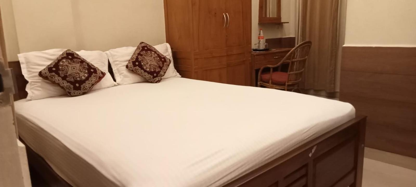 Sapphire Inn Недумбассери Экстерьер фото